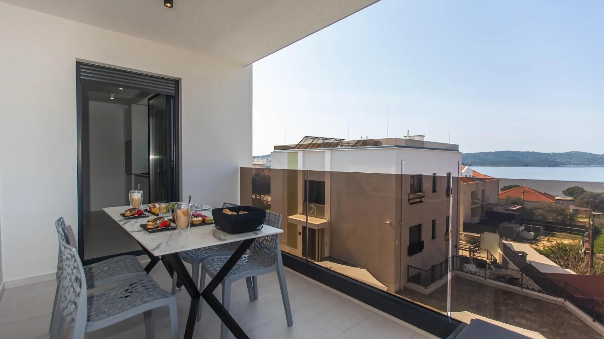 Villa 23 A Heated Pool Трогир