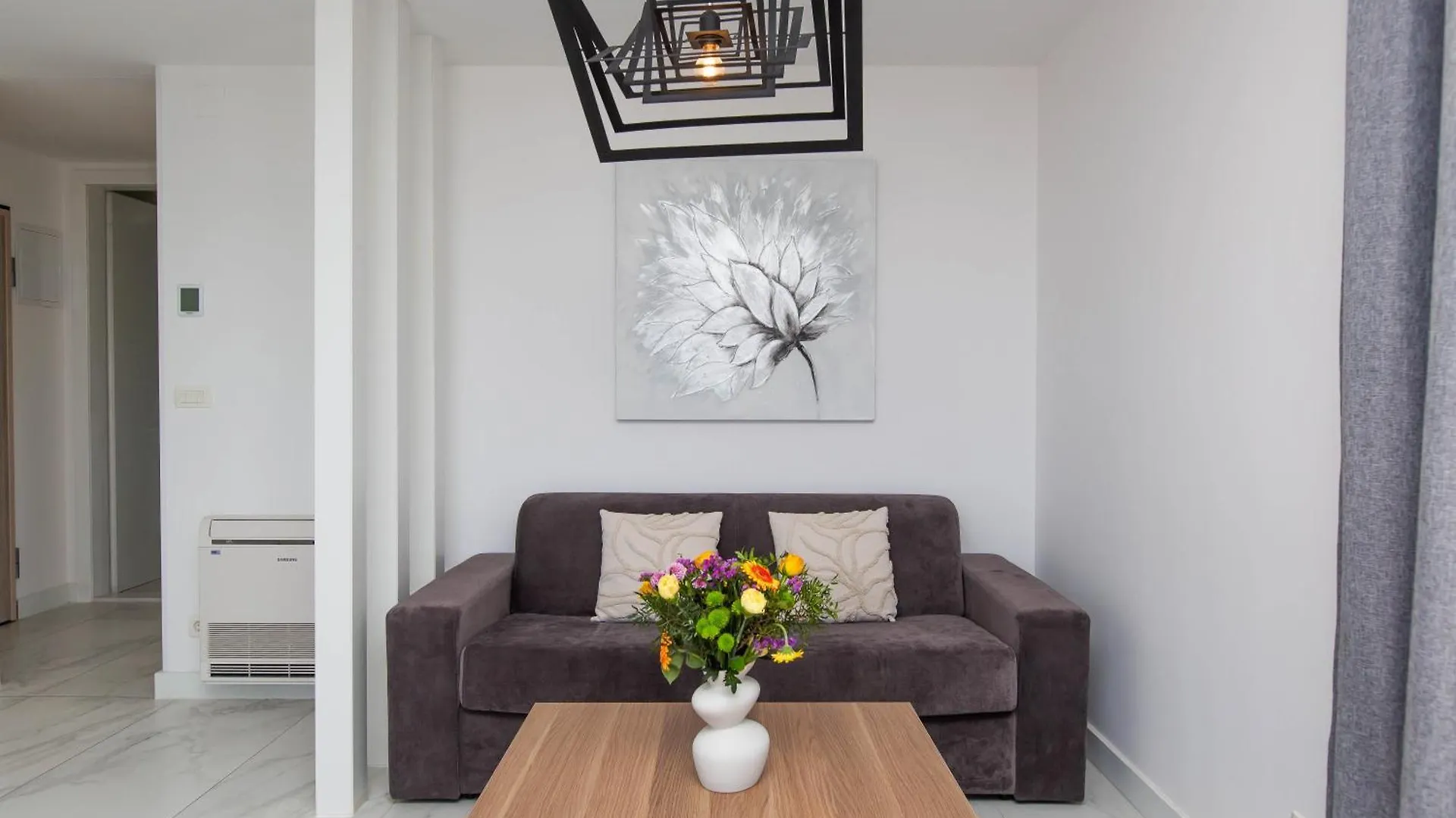 Villa 23 A Heated Pool Трогир